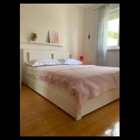 Vira Apartment *